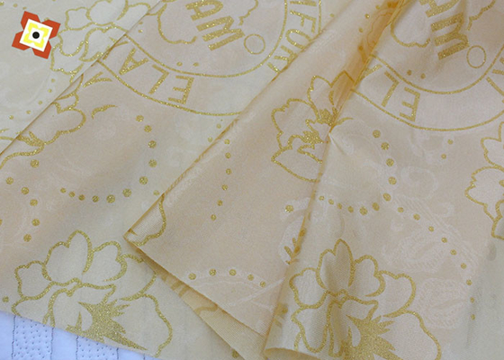 Dokuma 100 Polyester Yatak Kapitone Kumaş Çözgülü Örme Altın Kaplama Baskılı Desen