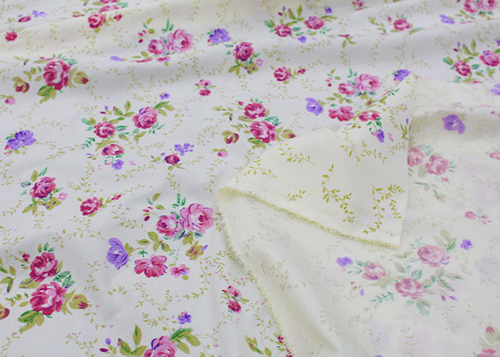 Yatak ve Çarşaflar %100 Polyester Çözgü Baskılı Kumaş İle İnce Basılmıştır