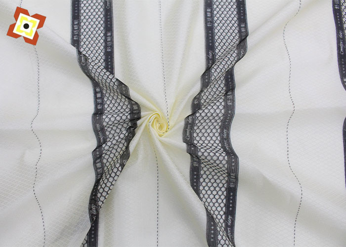 Polyester Pengji Yatak Koruyucu Kumaş Renkli Baskılı Çözgü Örme
